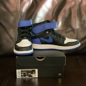 Air Jordan 1 Hi Flyease (GS) 4.5Y